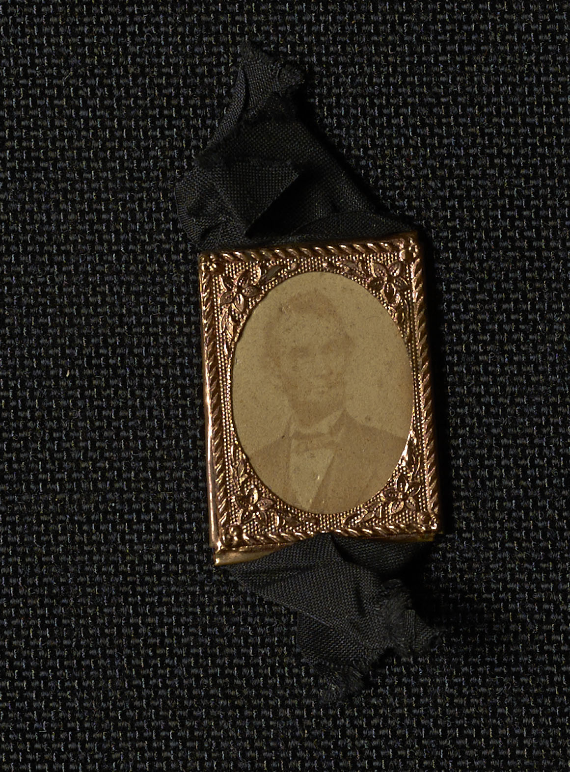 Small Mourning Ribbon with Photograph of Lincoln